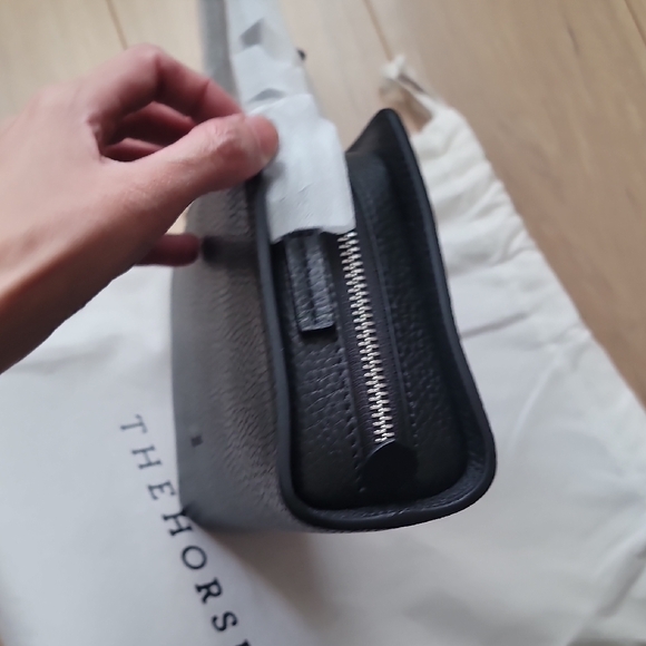 The Horse Clara Shoulder Bag Black - Picture 7 of 12